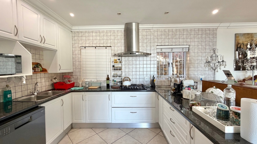 6 Bedroom Property for Sale in Gordons Bay Village Western Cape